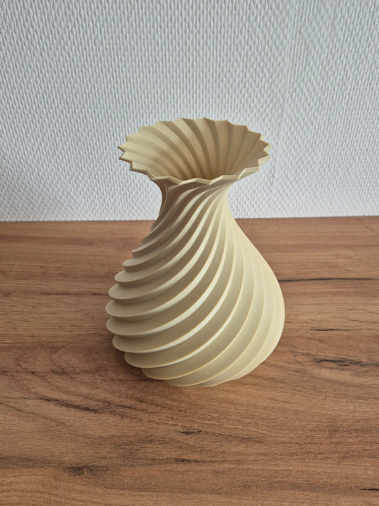 Vase Moderne Torsadé