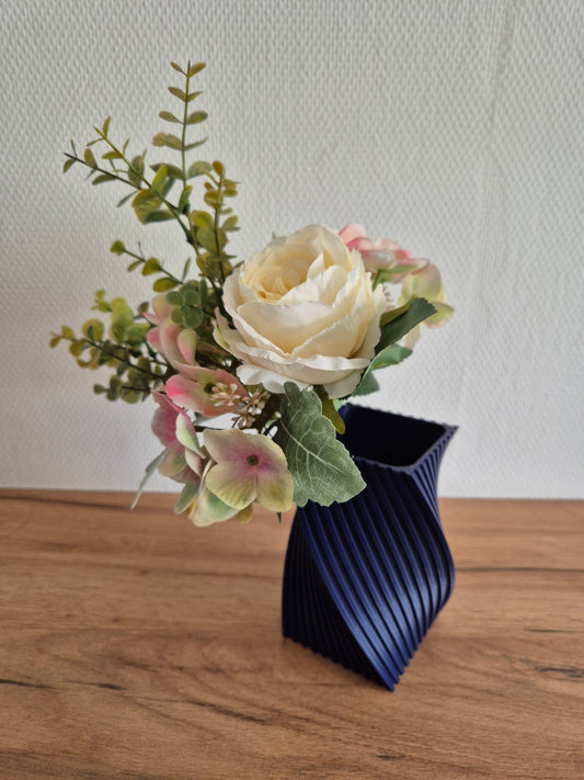 Vase carré torsadé