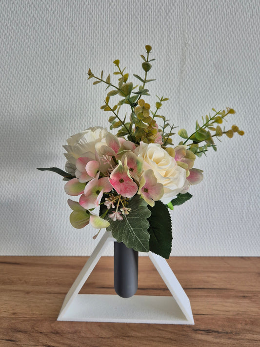 vase disign triangle